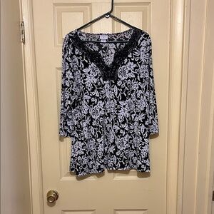 Jaclyn Smith Black and White Floral Tunic